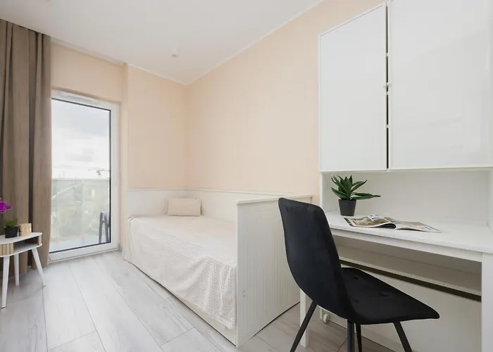 Srebrzynska Klimatyzowane Blisko Manufaktury Parking W Garazu By Renters Prestige לודז'