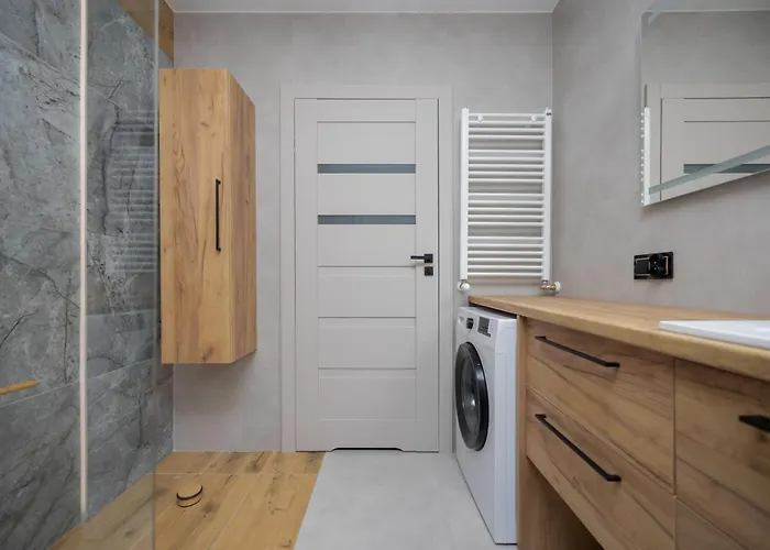 Srebrzynska Klimatyzowane Blisko Manufaktury Parking W Garazu By Renters Prestige * 우치